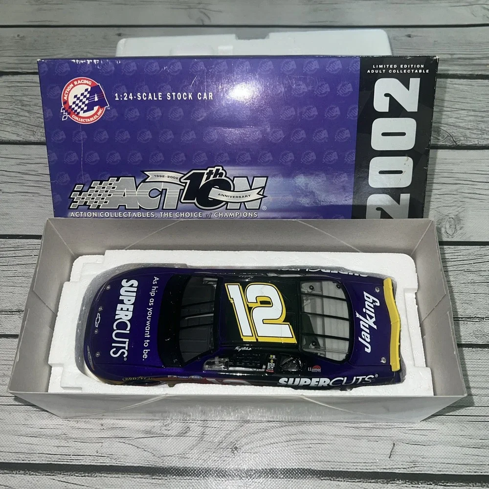 #12 Kerry Earnhardt Supercuts 2002 Monte Carlo Action Diecast 1:24